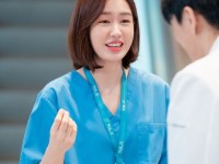 机智医生生活11集剧情解析：人物成长与情感转折全揭秘