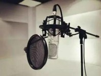 生活小百科广播稿开头语：3秒抓住听众耳朵的秘诀，让节目收听率飙升