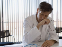 机智的医生生活剧情解析：揭秘医院人性密码，轻松读懂温情与成长