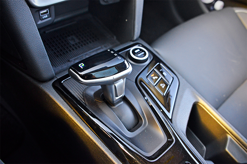 中年男的异世界网购生活下拉：现代科技与魔法世界的奇妙融合