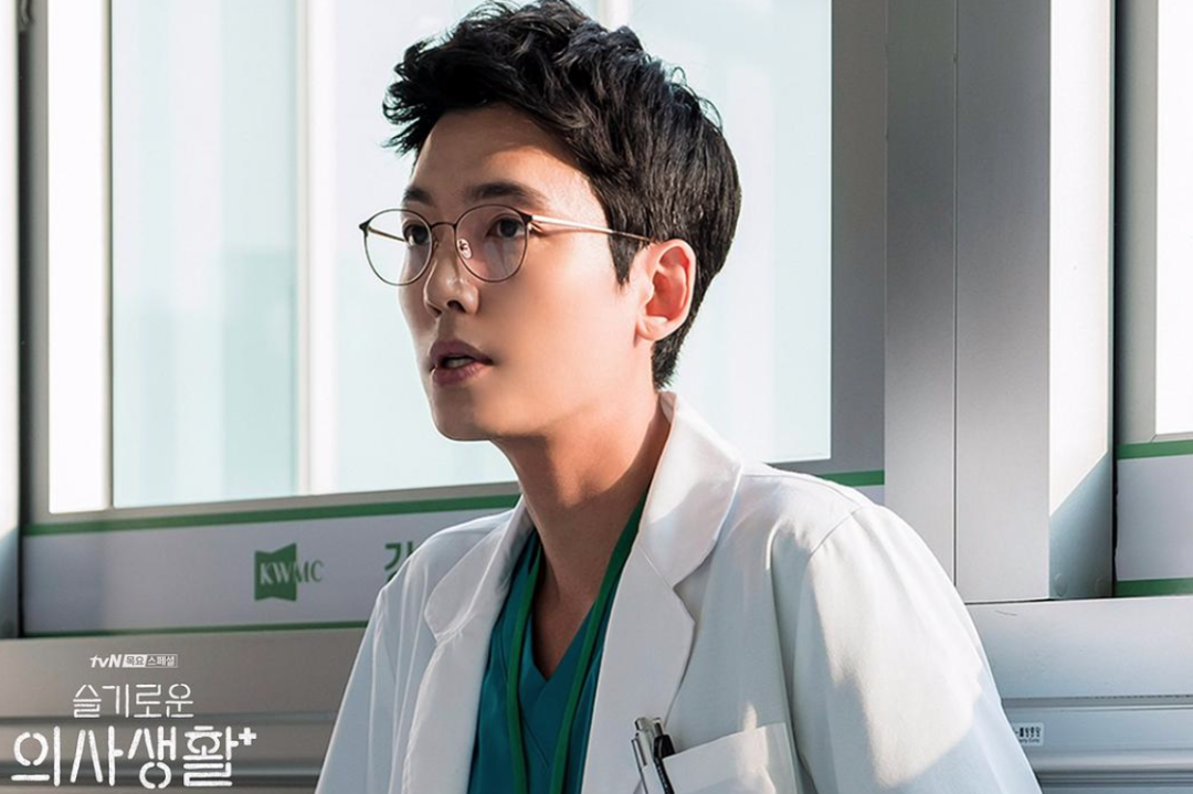 机智的医生生活剧情简介:五位医生如何用音乐与温情治愈人心 机智的医生生活剧情简介:五位医生如何用音乐与温情治愈人心